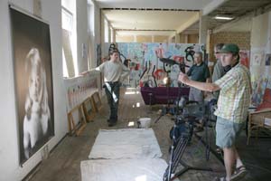 Dreharbeiten des MDR-Filmteams im Chemnitzer Atelier von Michael Goller
